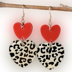 ❤️Heart & Leopard Print Dangle Earrings - acrylic with gold tone